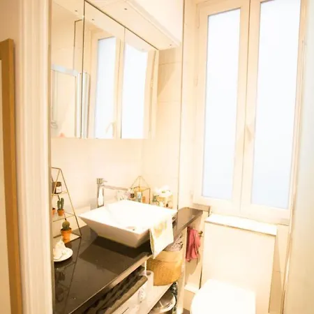 T2 Bright Ideal For Couple 1 Min From Voltaire Appartement