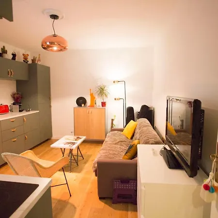Appartement T2 Bright Ideal For Couple 1 Min From Voltaire