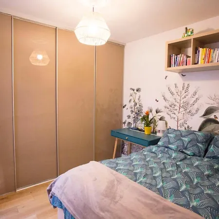 T2 Bright Ideal For Couple 1 Min From Voltaire *